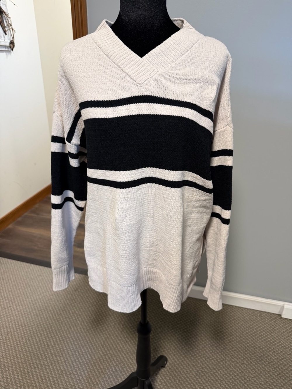 Sanctuary Striped V-Neck Tunic Sweater Cream Black Small NWT Cozy Oversized